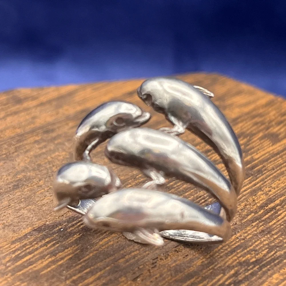 Five Dolphin ring - Picture 2 of 3